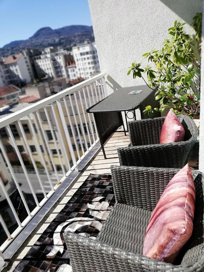 Monts Dome Bed and Breakfast Clermont-Ferrand Exteriör bild